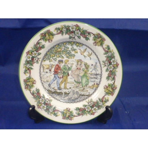 85 - Boxed Spode Celebratory Christmas Tree plate