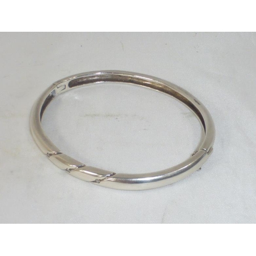 122 - Fully Hallmarked Sterling Silver & Diamond Bracelet