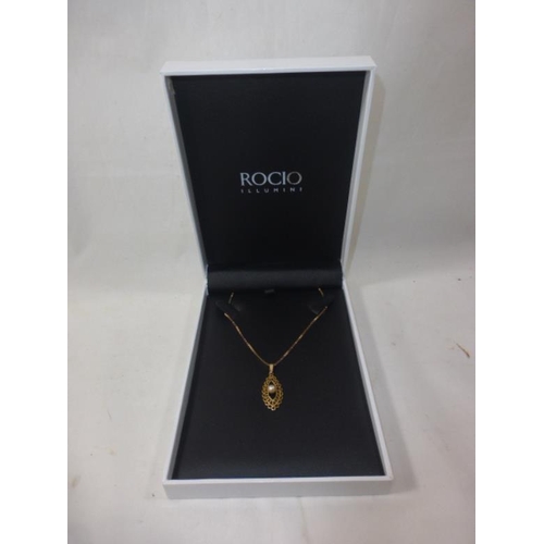 143 - 9CT Gold & Pearl Pendant Necklace