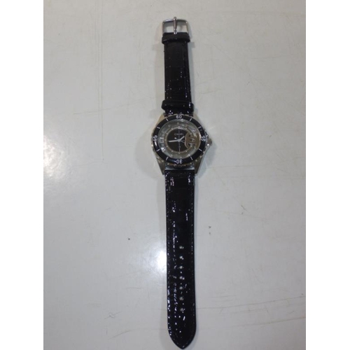 53 - New Chanel 1150 Style Watch complete with Leather Strap (Working)