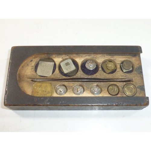 65 - Vintage Jewellers Weights in Wooden Case