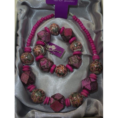 145 - Chunky Firefly Fashion Necklace and Bracelet set