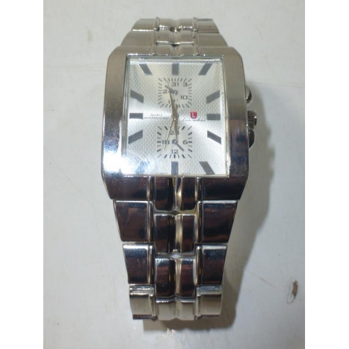 21 - Quartz Luis Cardini water resistant gents Watch