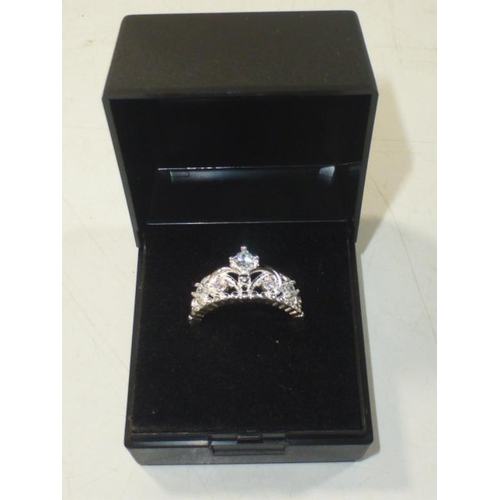 29 - Silver 925 Decorative Ring in Presentation Box (Size P)