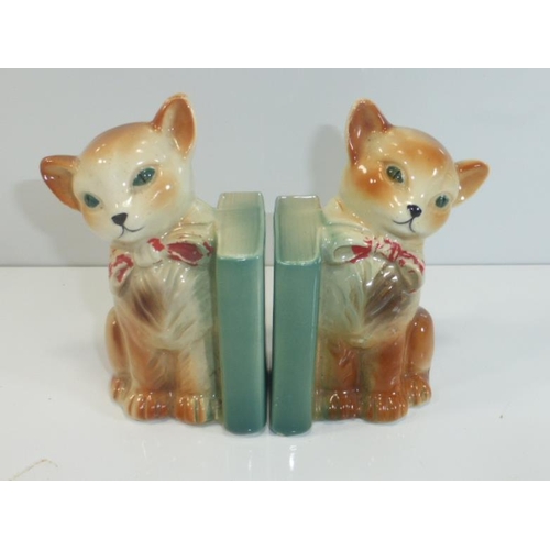 151 - Pair of kitsch Ceramic Cat themed Book Ends