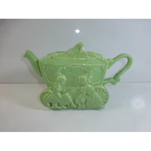 159 - Vintage Ellgreave Green Cinderella Tea Pot