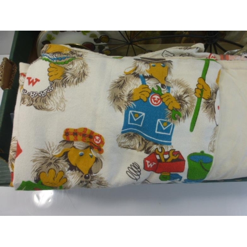 333 - A Mixed Lot to Include a vintage 1970`s Wombles Duvet Cover , Wall Art and Other