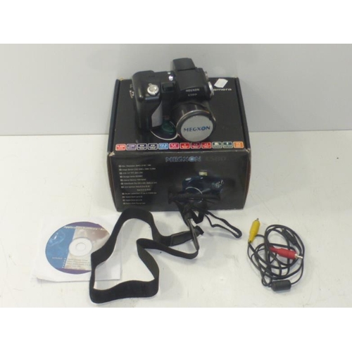 105 - Megxon C580 Digital Camera in original Box with CD, Strap and Leads