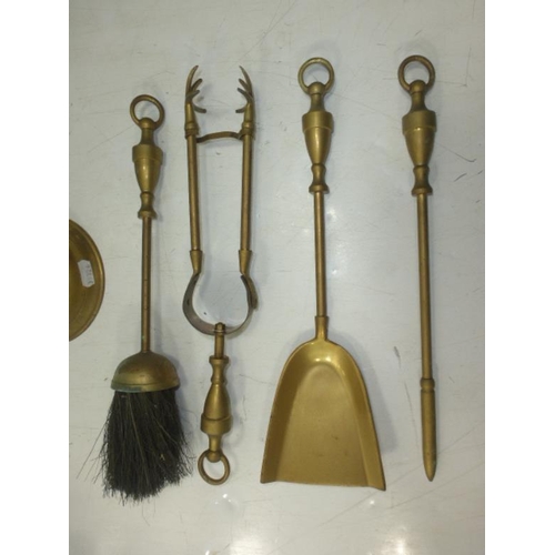 18 - Vintage Brass Companion Set