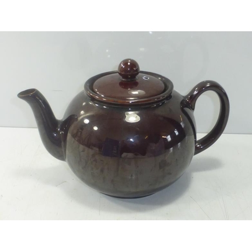 193 - Pristine Tea Pot