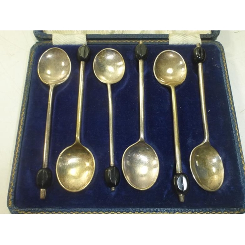 243 - Set of Art Deco Coffee Bean Spoons in Original Case