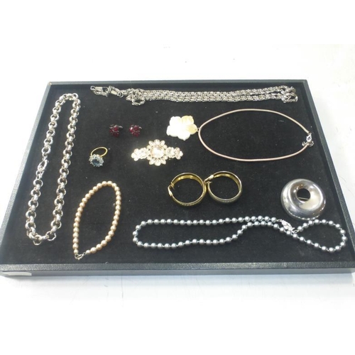 301 - Tray of costume jewelry