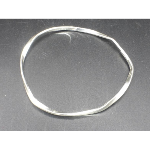 305 - Silver 925 Bangle complete with Presentation Box