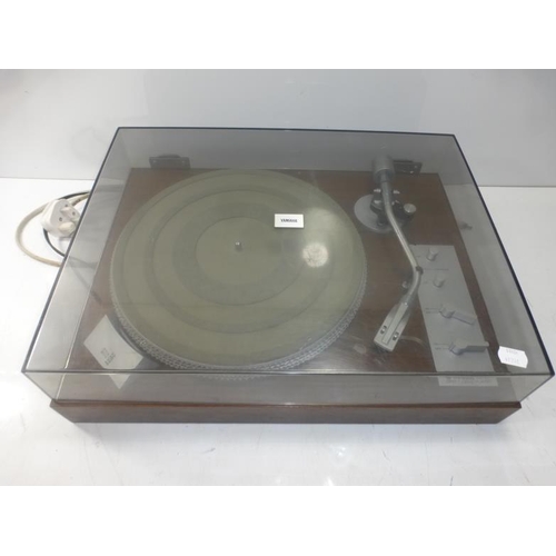 50 - Yamaha Direct Drive Turn table with Strobe Light