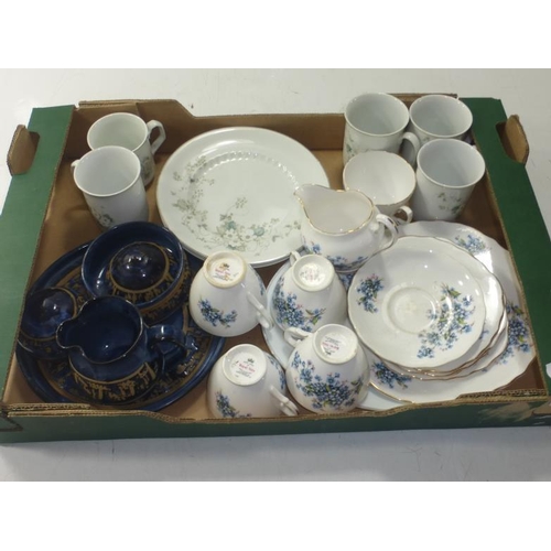 131 - Collection of mixed China/pottery to include Royal Vale