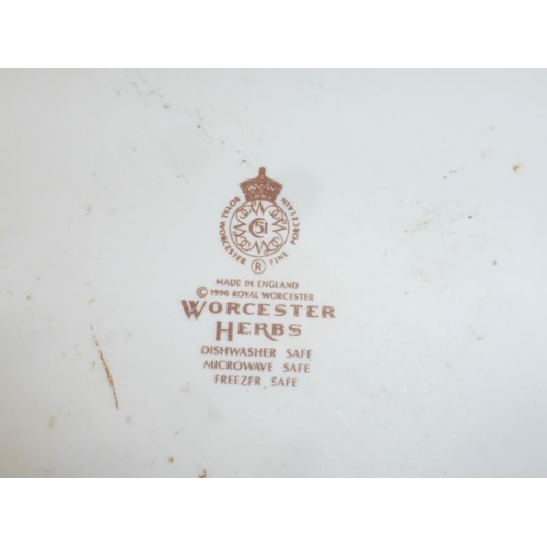 211 - Royal worcester Herb Wild Thyme Serving Platter (13.5