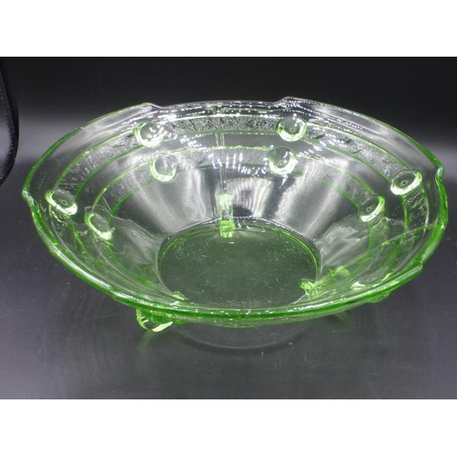 244 - Uranium Glass fruit bowl measuring 9.5