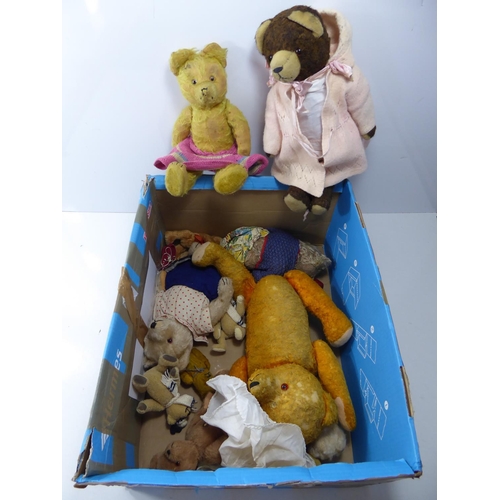 100 - A Box Of Mixed Vintage Teddy Bears