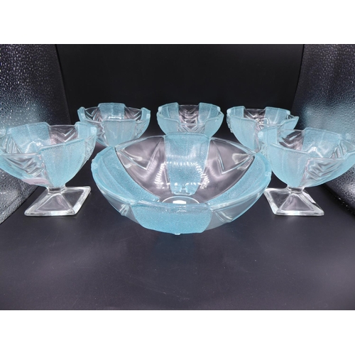 259 - Collection of Blue and clear glass bowls