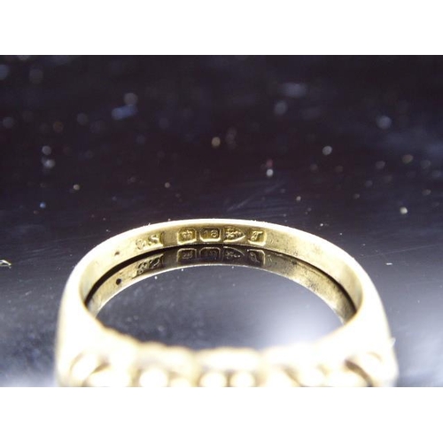 323 - Hallmarked Chester 18ct Gold Ring (Weight 3.13grams)