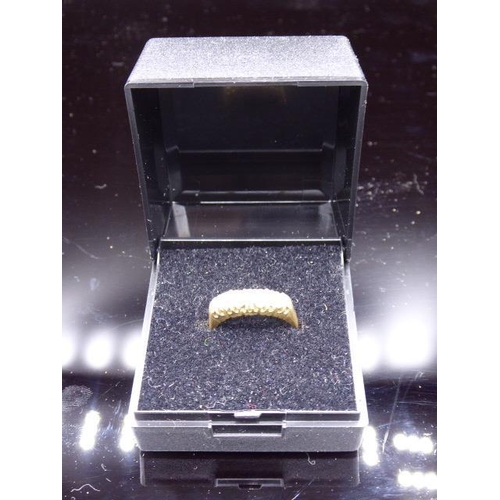 323 - Hallmarked Chester 18ct Gold Ring (Weight 3.13grams)