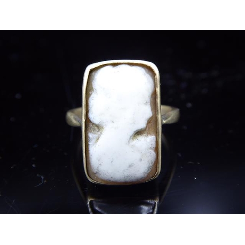 328 - Vintage 9ct Gold Cameo Ring (weight 3.25 grams)