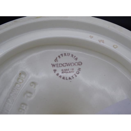 359 - Wedgwood Etrunia & Barlaston Ceramic Comport