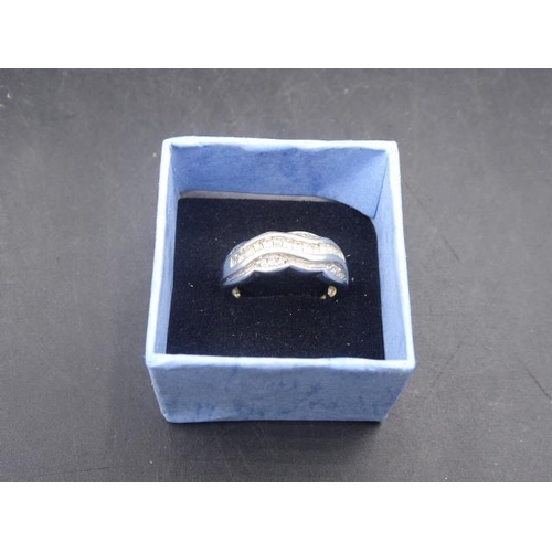 375 - Silver 925 ring (size N) in presentation box