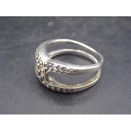 404 - Silver 925 ring (size S) in presentation box