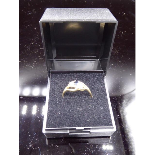 407 - Hallmarked London 375 Gold Ring Size (Size S) Weight 1.6 grams