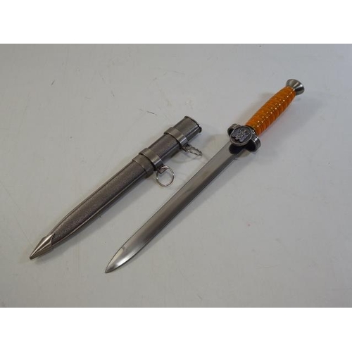 408 - Replica Officers Dagger in presentation box