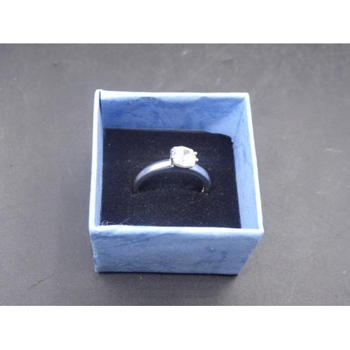 431 - Silver 925 ring (size N) in presentation box