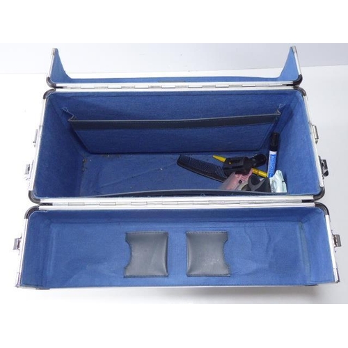 558 - Flight case with accessories (code 236) 18'' x 13.5'' x8''