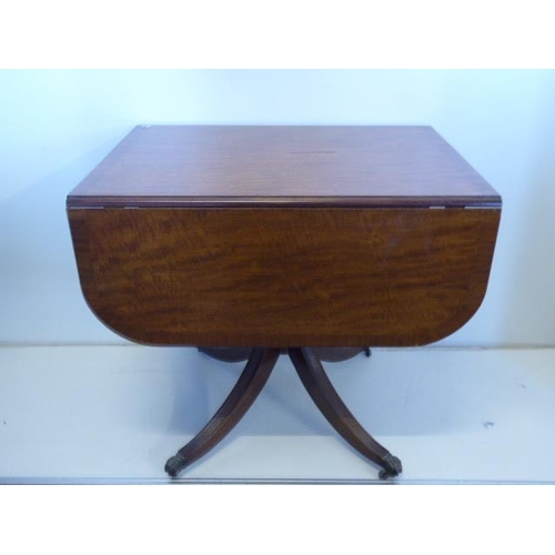 581 - Vintage  Drop leaf table