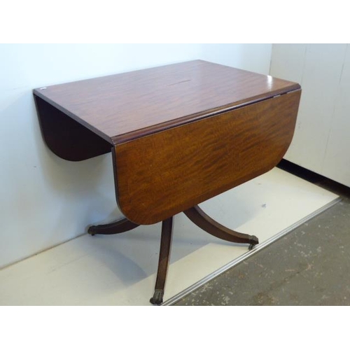 581 - Vintage  Drop leaf table