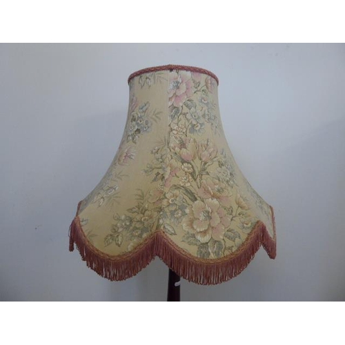 586 - Oak Free standing lamp with floral lamp shade