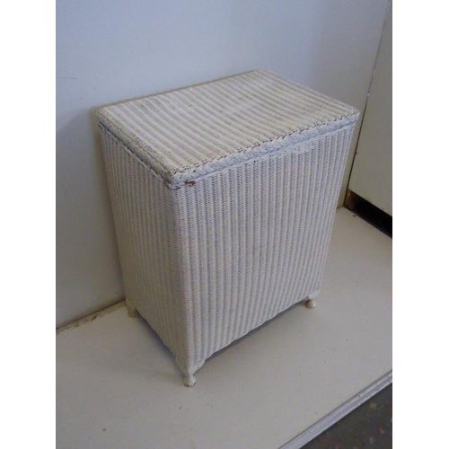 592 - Lloyd Loom Rattan Bedding Box