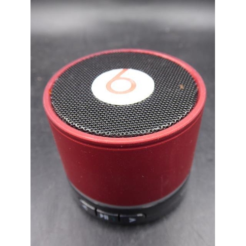 639 - Beatbox HD speaker with box