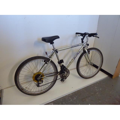 684 - Specialized 21 speed mountain bike