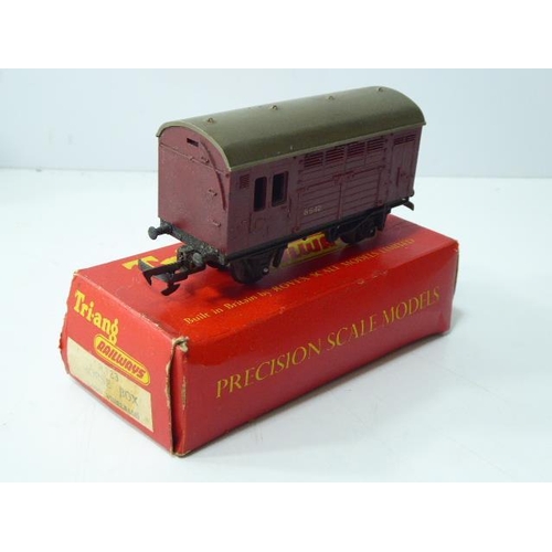 189 - Selection of Boxed Hornby Accessories including Breakdown Crane, Horse Box, Well Wagon, Brick Wagon ... 