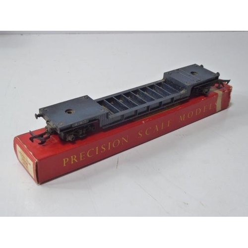 189 - Selection of Boxed Hornby Accessories including Breakdown Crane, Horse Box, Well Wagon, Brick Wagon ... 