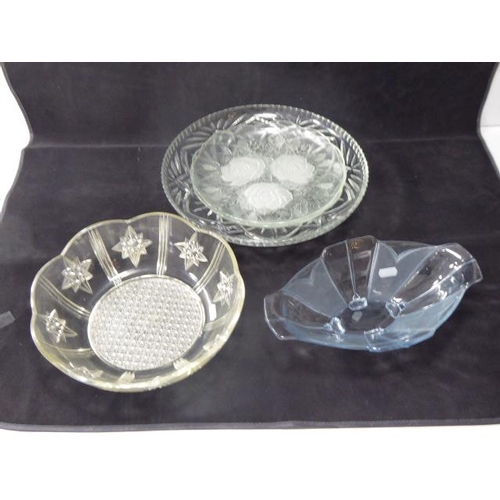 195 - Collection of Glass items to include Fruit bowls