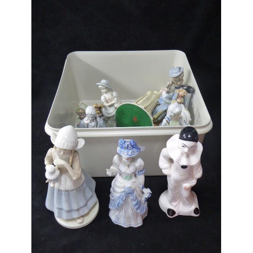 213 - A Selection of figurines 12 in total