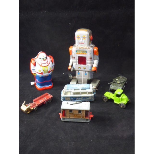 229 - Collection of Vintage toys to inlcude robot and other