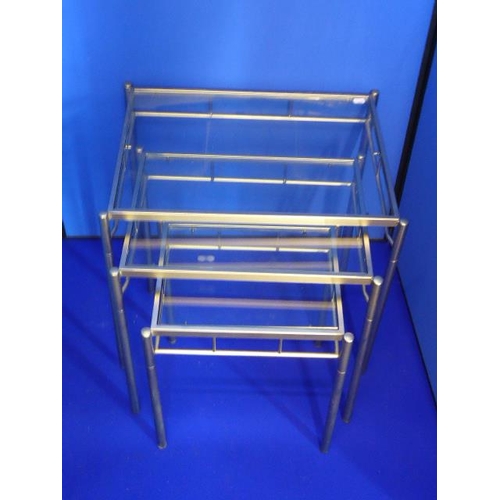 437 - Contemporary Nest of Glass Topped Side Tables (Largest 22 x 16)