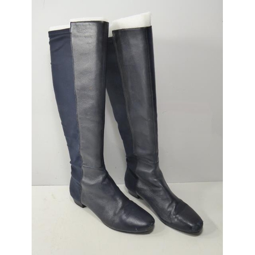 469 - Pair of Ladies Size 6 Kensington Flat Boots in Original Box
