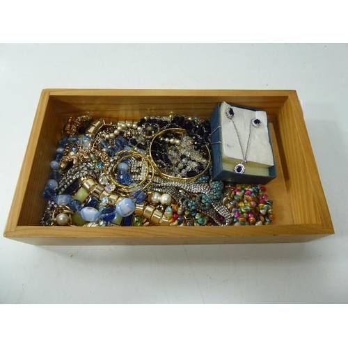 80 - Selection of costume Jewelery in wooden box