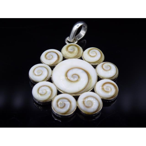 299 - Silver 925 Pendant with Shell effect Decoration