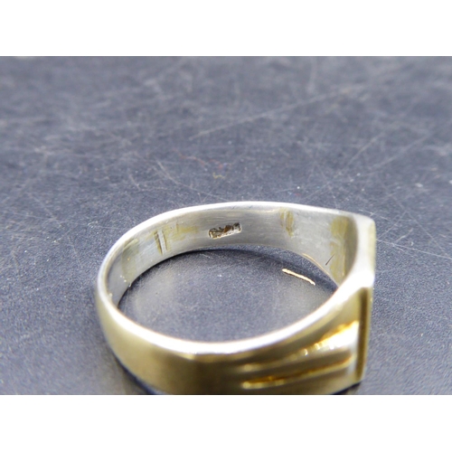 321 - 9ct Gold on silver gents ring in presentation box