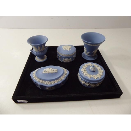 344 - Fives Pieces of Wedgwood Jasperware (Blue)